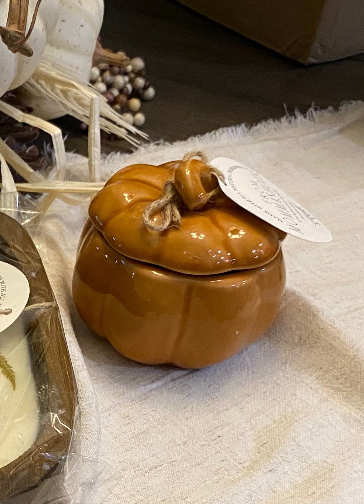 Medium Pumpkin Jar Candle-Cinnamon Sandalwood Scent